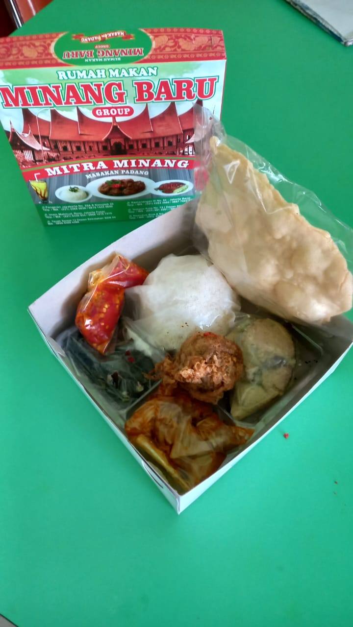 Paket Nasi Box Ikan Gulai + Telor Dadar
