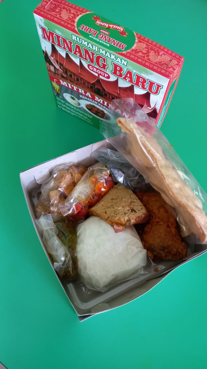 Paket Nasi Box Ayam Balado + Telor Dadar
