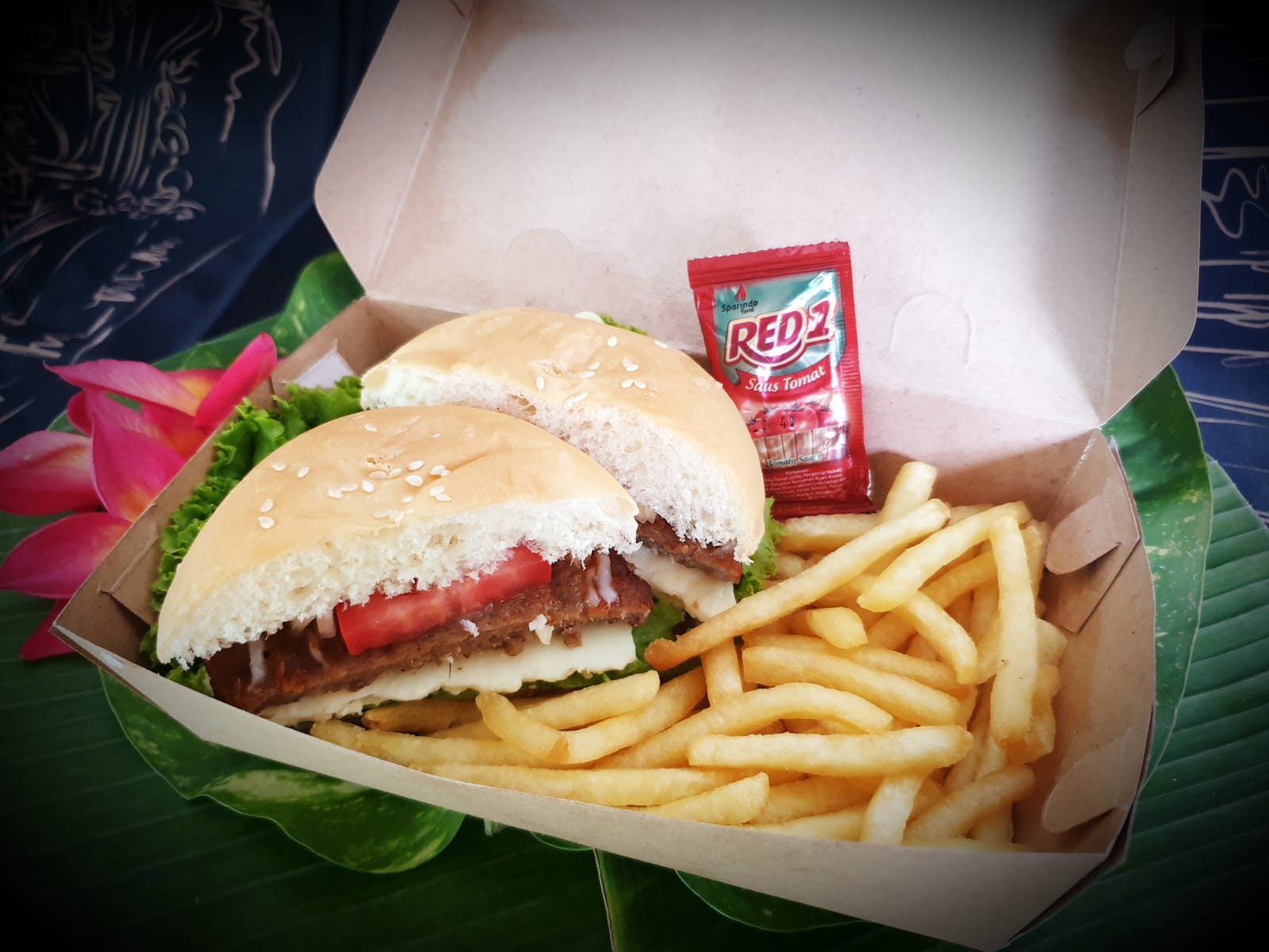 BEEF BURGER + KENTANG  GORENG