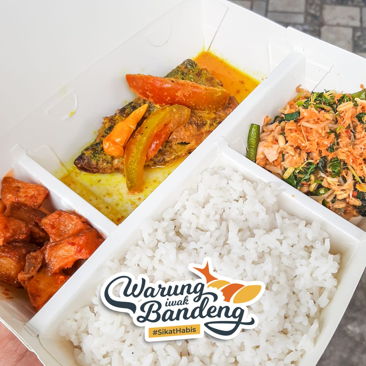 Bandeng Bumbu Kuning (Warung Iwak Bandeng)