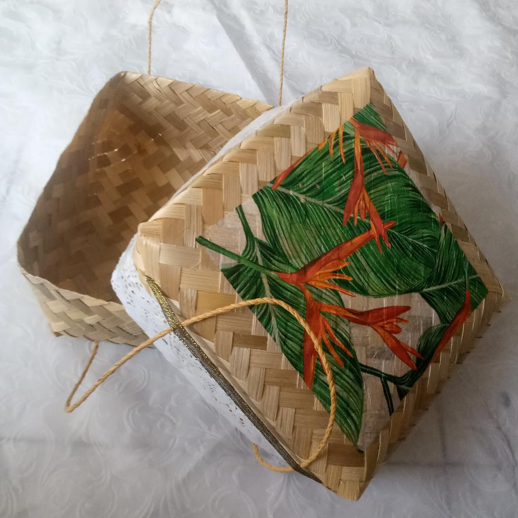 Box Hamper Kotak Kado Box Besek Anyaman Bambu gambar Seni Decoupage Pilih   size :22 x 22 x 7 cm,20x20cm dan 20x30 cm3
