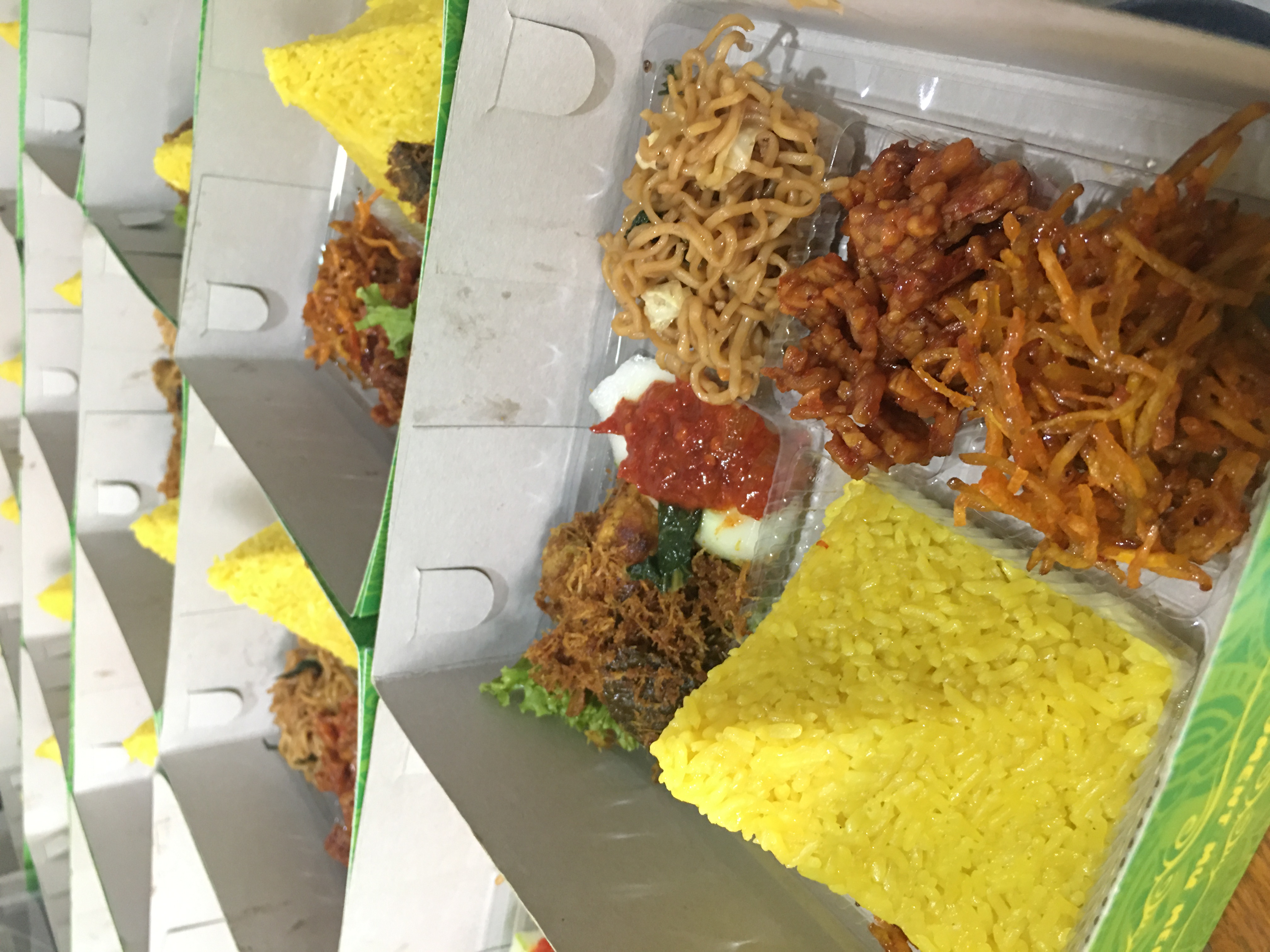 NASI BOX AYAM WOKU