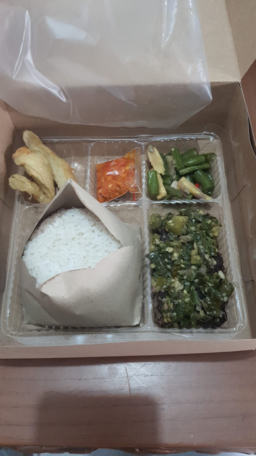 Nasi Box Daging Cabe Hijau