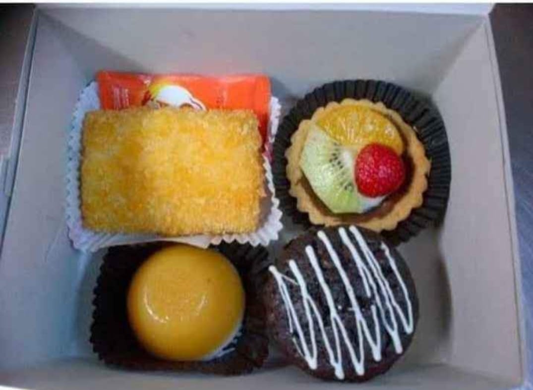 Paket 2 Lunch Box Nadina Cake