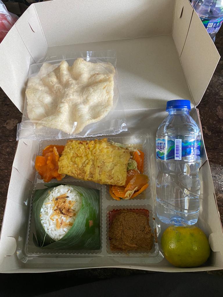 Nasi Box Rendang dan Ikan