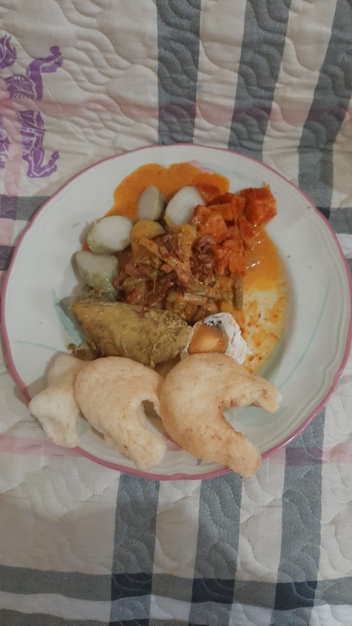 LONTONG CAP GO MEH