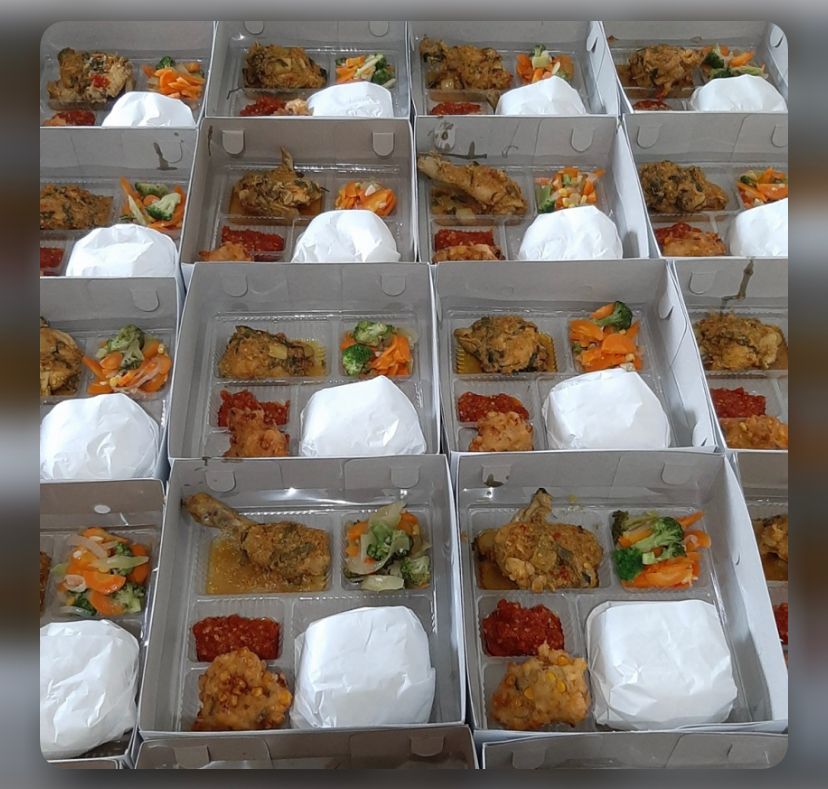 Nasi Box Ibu Trie Catering