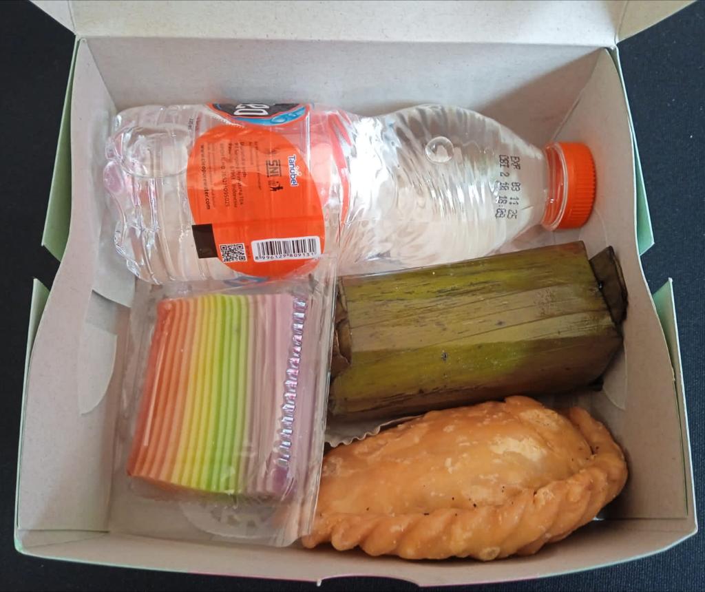 PAKET NASI AYAM KALIO &amp; SNACK