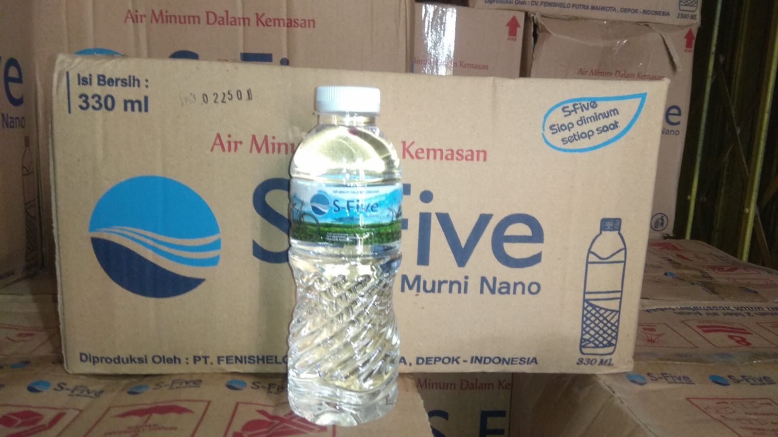 Air minum S-Five botol 330ml Rp.38.000/dus