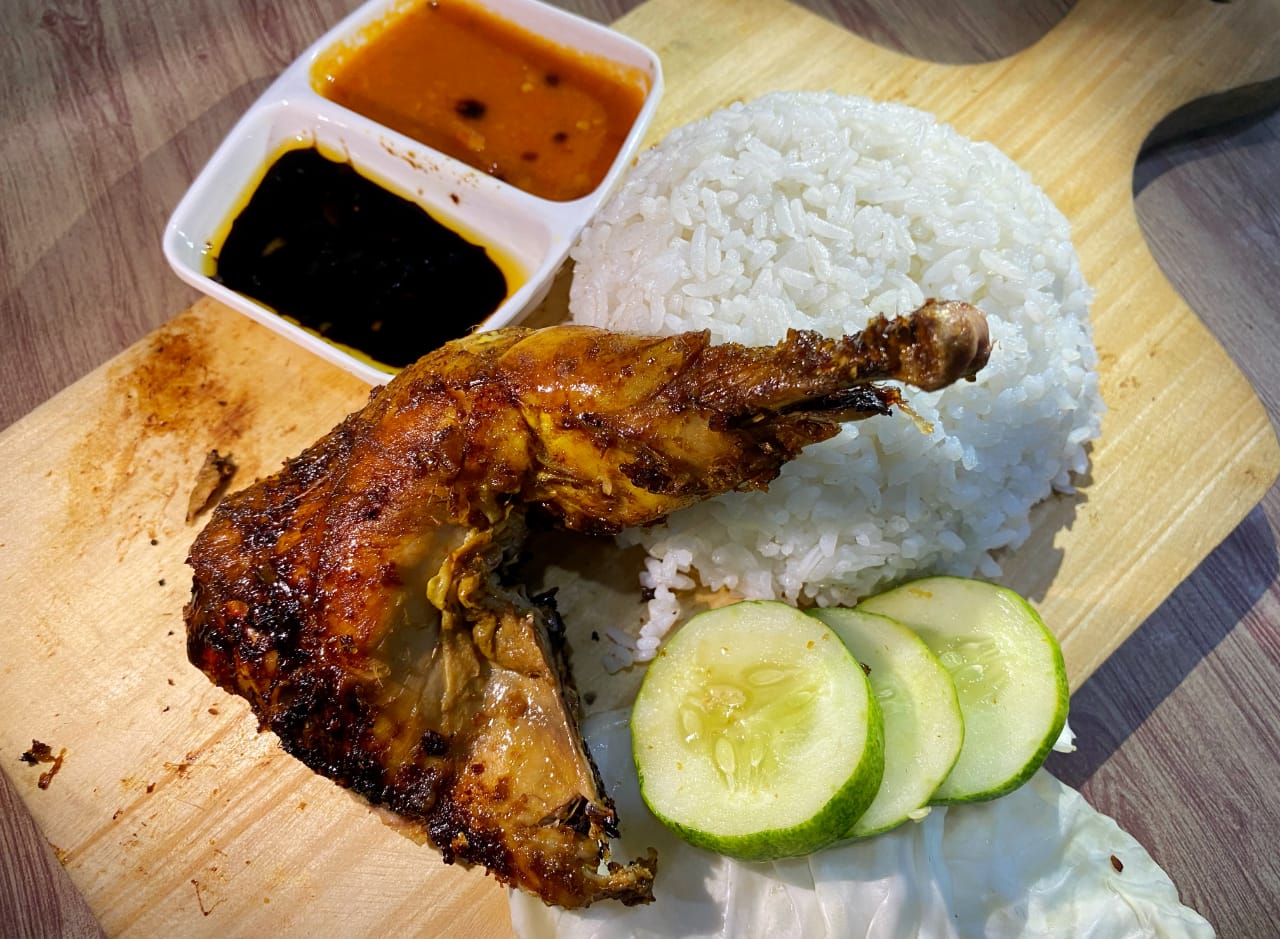 Paket Ayam Bakar Spesial Sambal