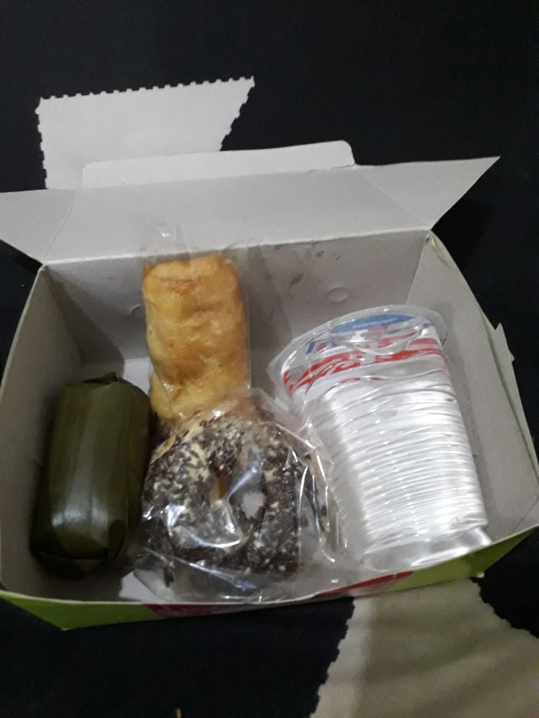 D'wuri Snack Box Tradisional 3 Kue + 1 Air Minum