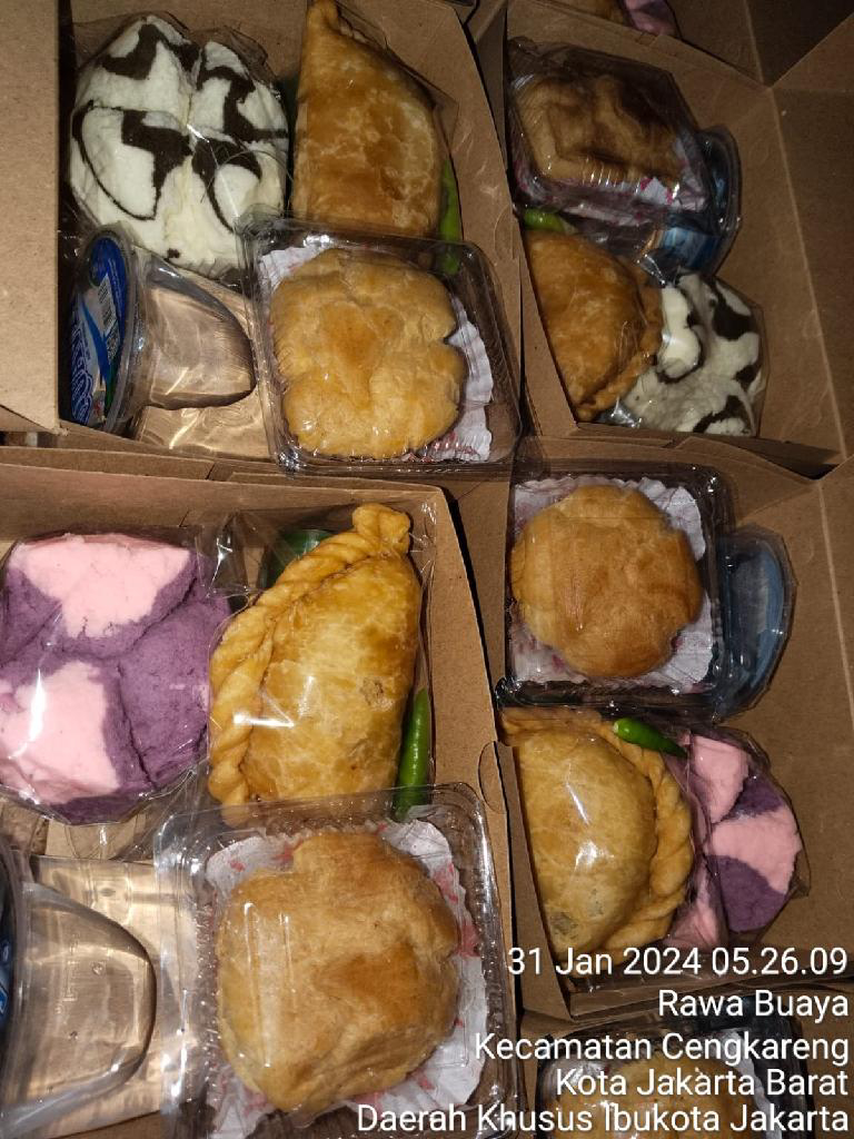 Paket nasi dan snack3