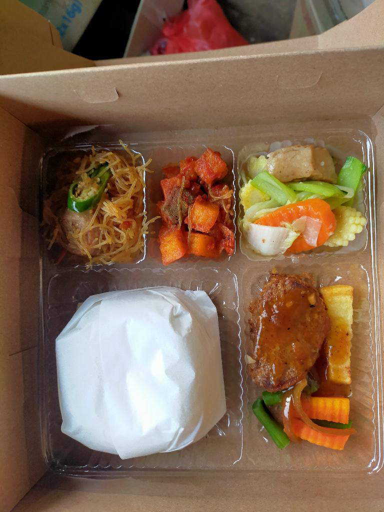 Paket nasi dan snack4