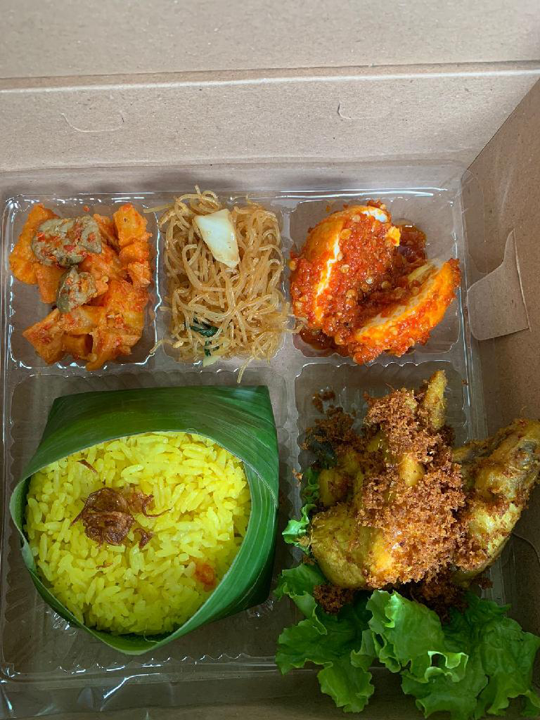 Paket nasi dan snack7