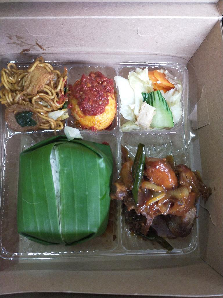 Paket nasi dan snack8