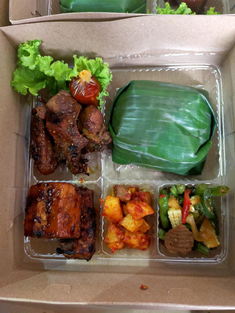Paket Snack dan nasi 3