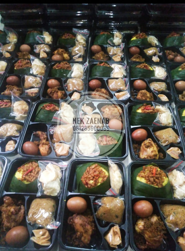 Menu Komplit Nasi Kuning