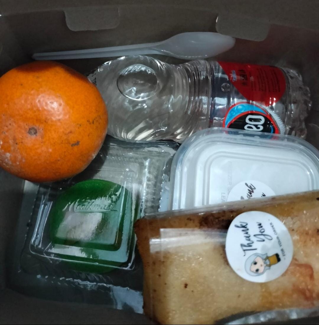 Snack Box Premium isi 4 kue By Dapur Mamaku