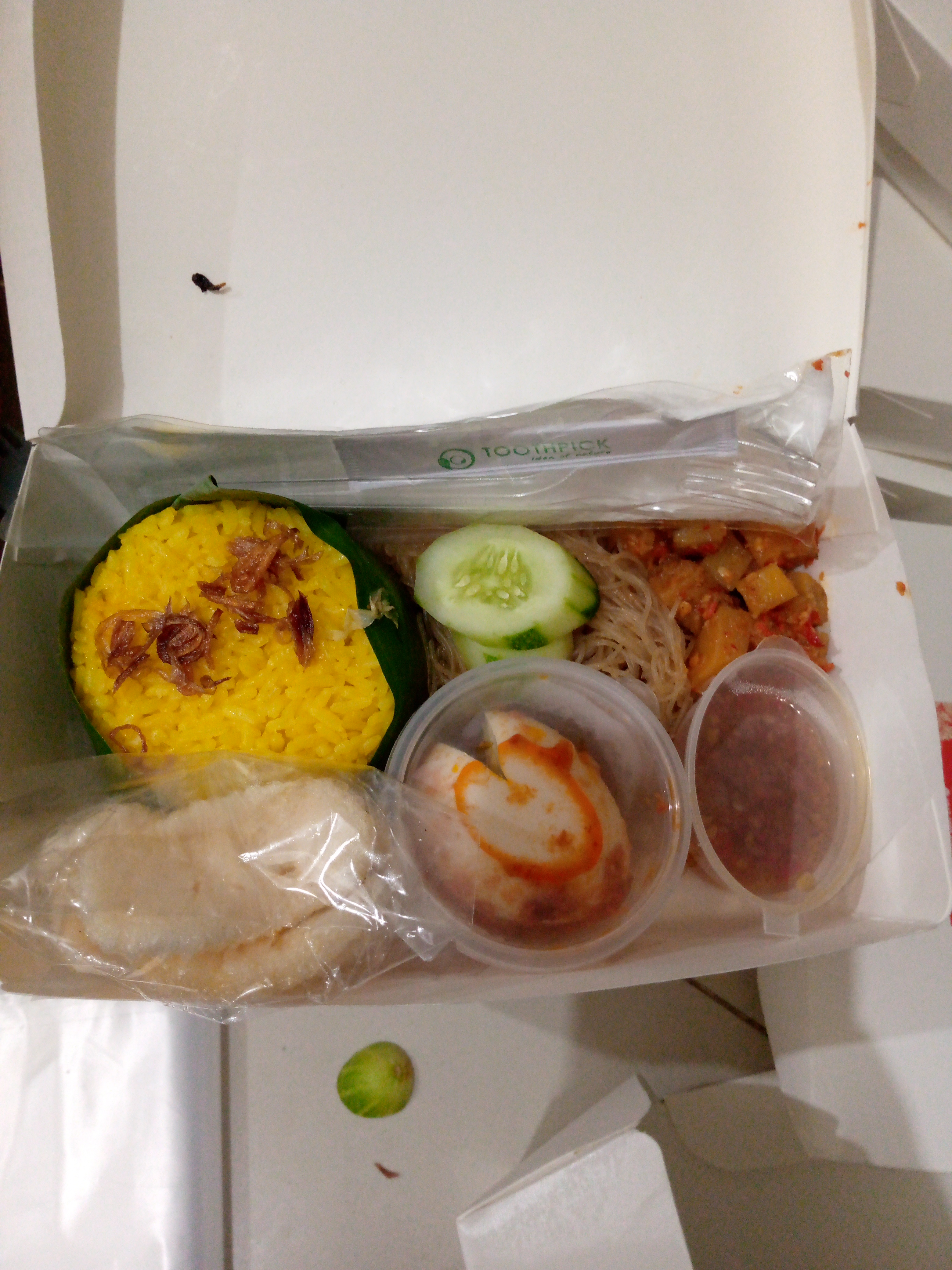 Nasi kuning paket ekonomis