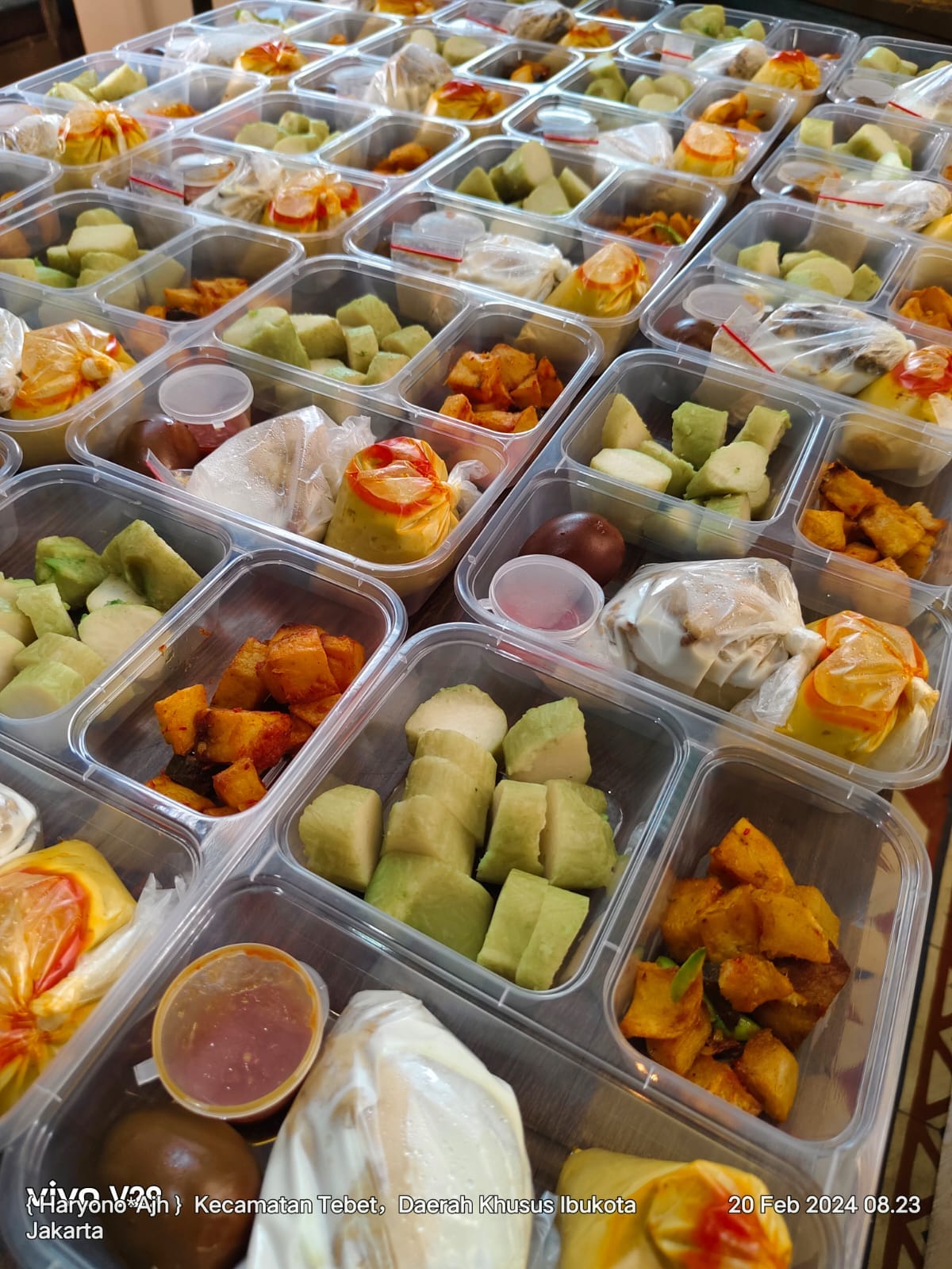Pawon Pandawa Lima Lontong Cap Gomeh