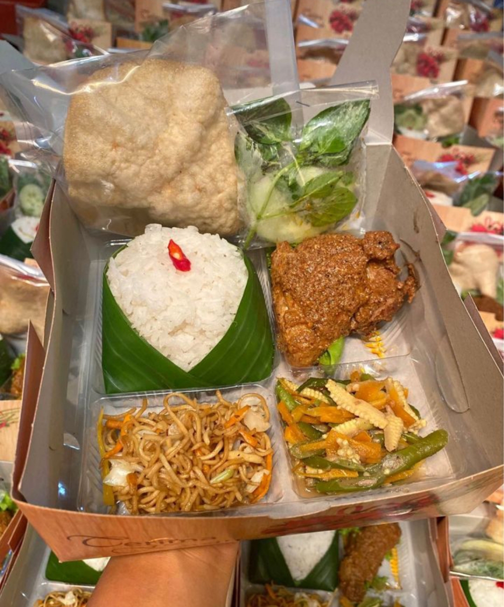 Nasi ayam rendang