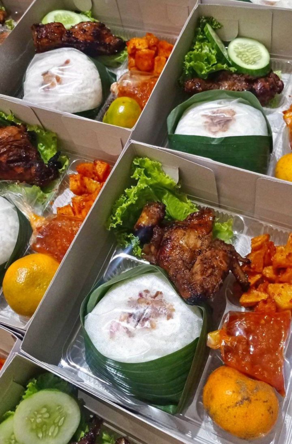 Paket nasi uduk