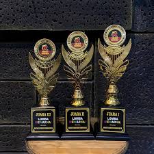 PIALA JUARA III