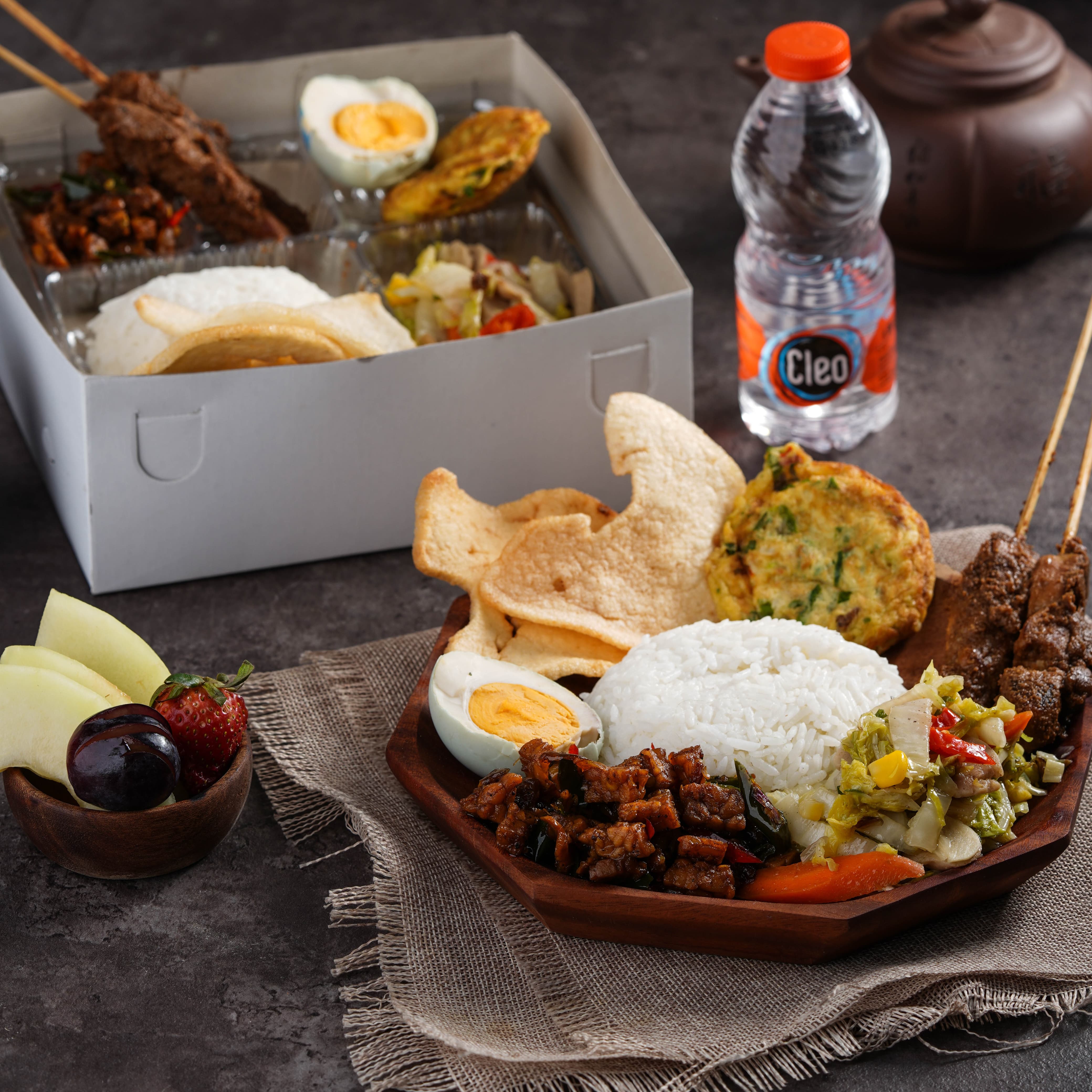 20 Paket Nasi dan Paket Snack