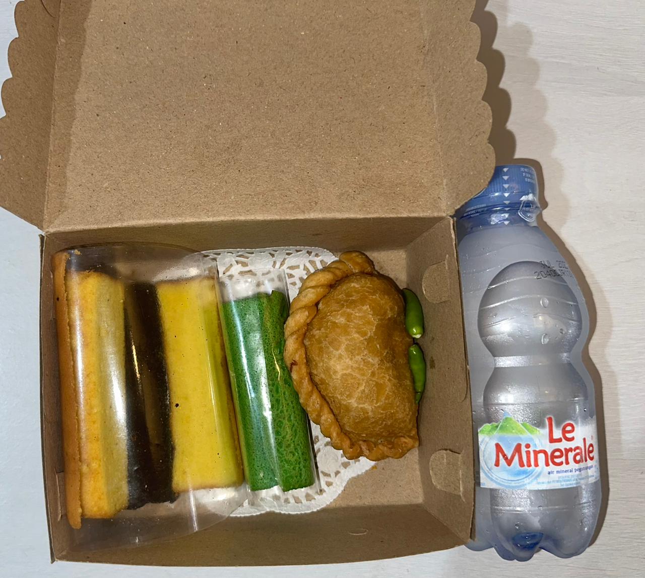 Snack Box Menu 1 Boga Nyonya Tuti
