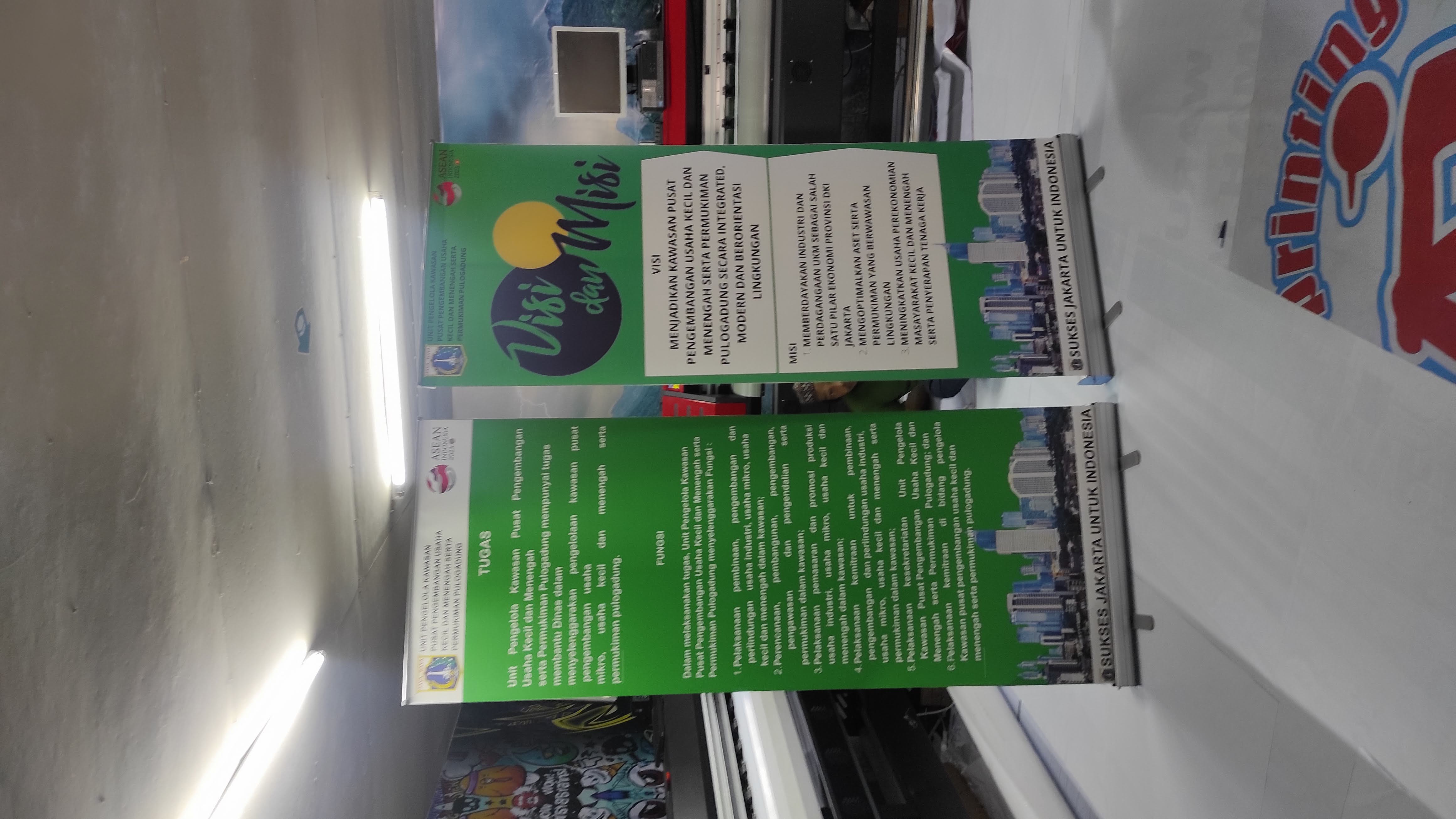 Roll Banner