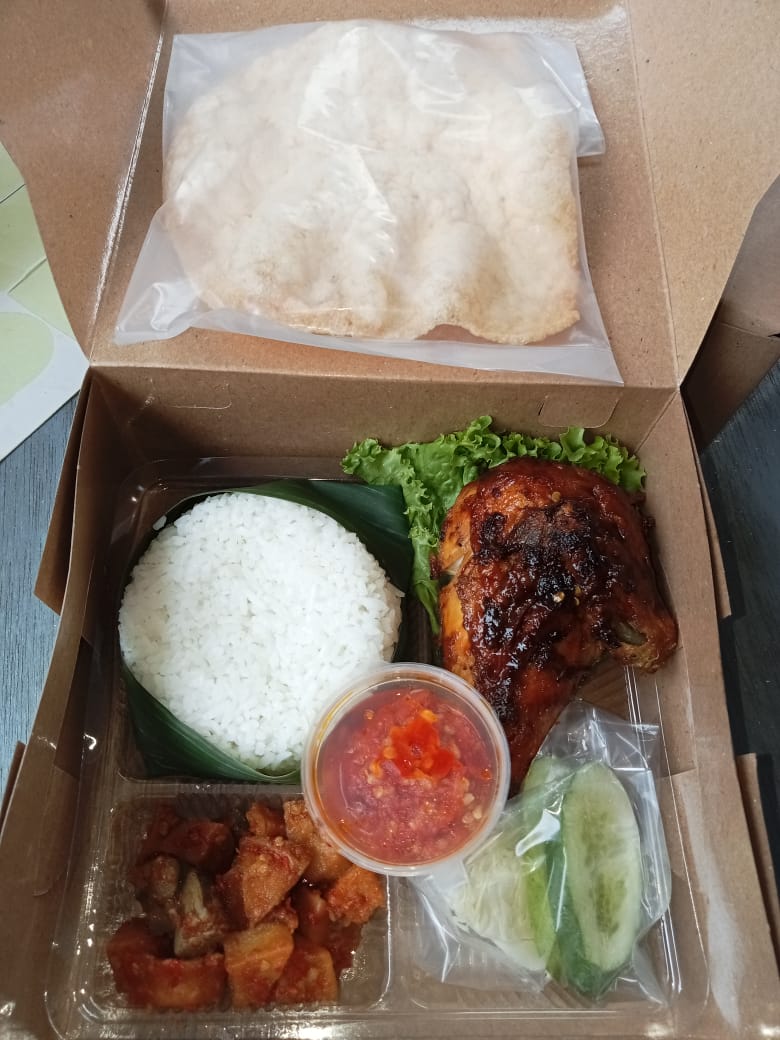 PAKET NASI BOX AYAM BAKAR MADU