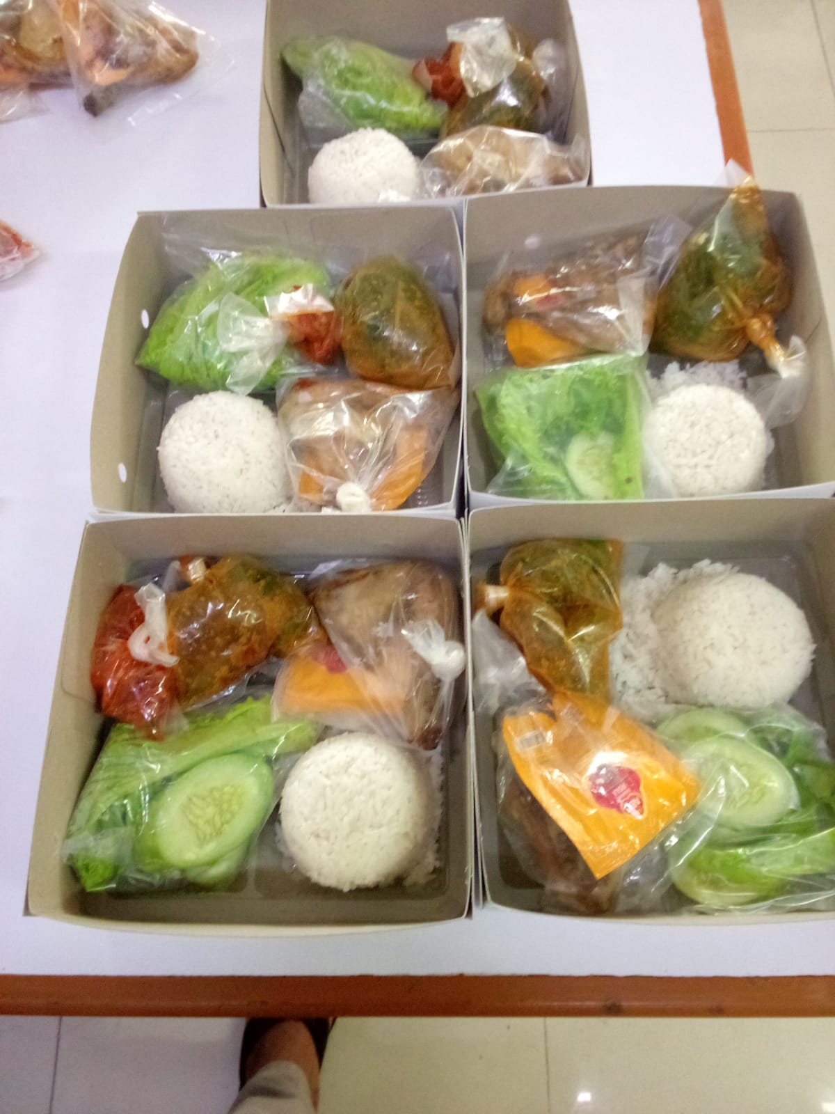 Paket Nasi box Ayam bakar + telur dadar