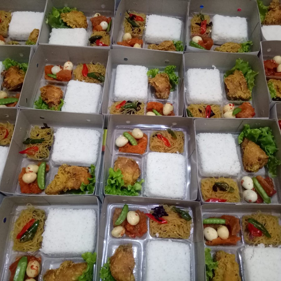 Makan Siang Komplit
