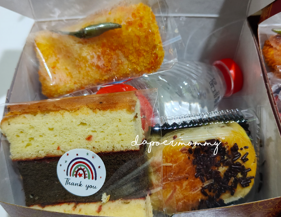 snack box ( 3 kue + 1 air mineral)