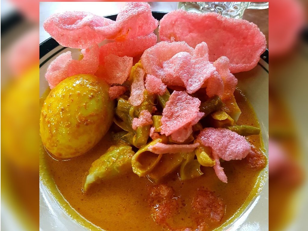 LONTONG SAYUR KHAS PADANG (MINANG RAYA)