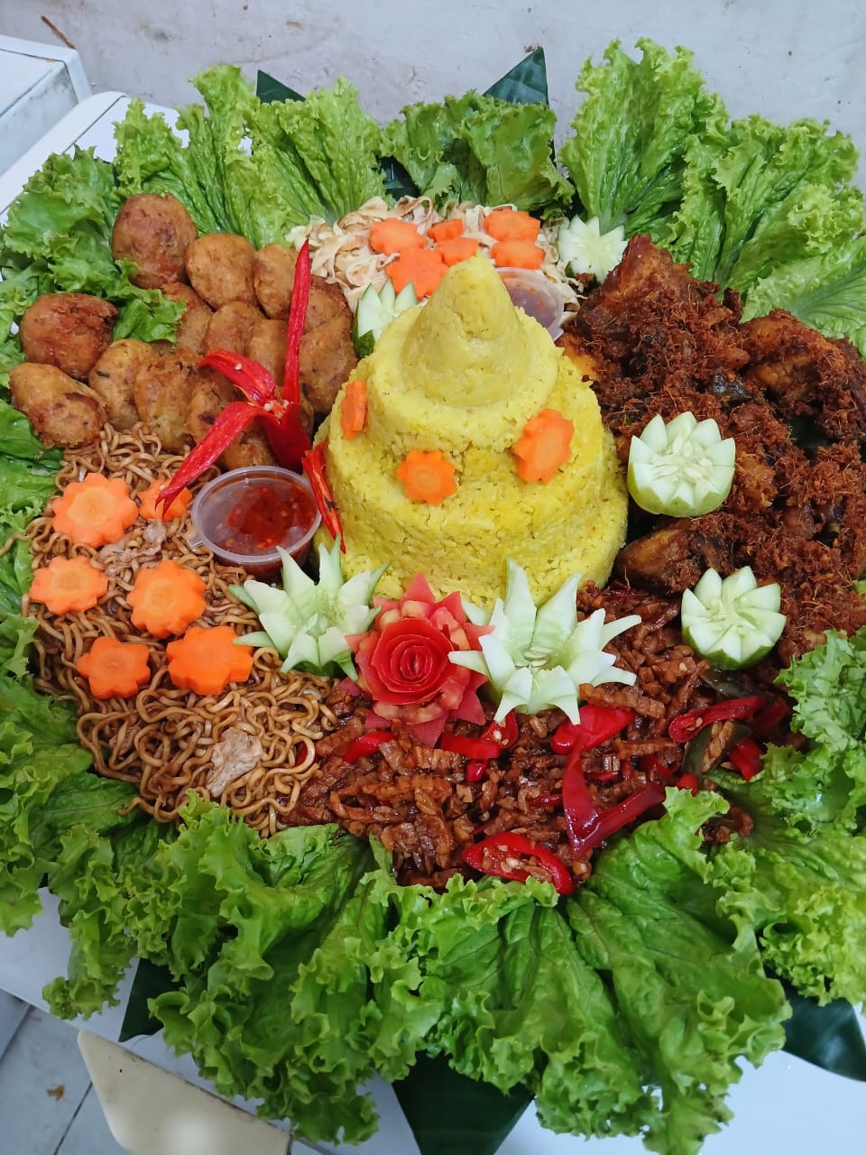 Tumpeng Nasi Kuning Komplit