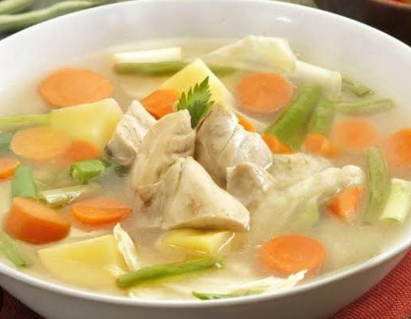 Pemberian Makanan Tambahan (PMT) Sayur SOP Ayam dan Dimsum 
1