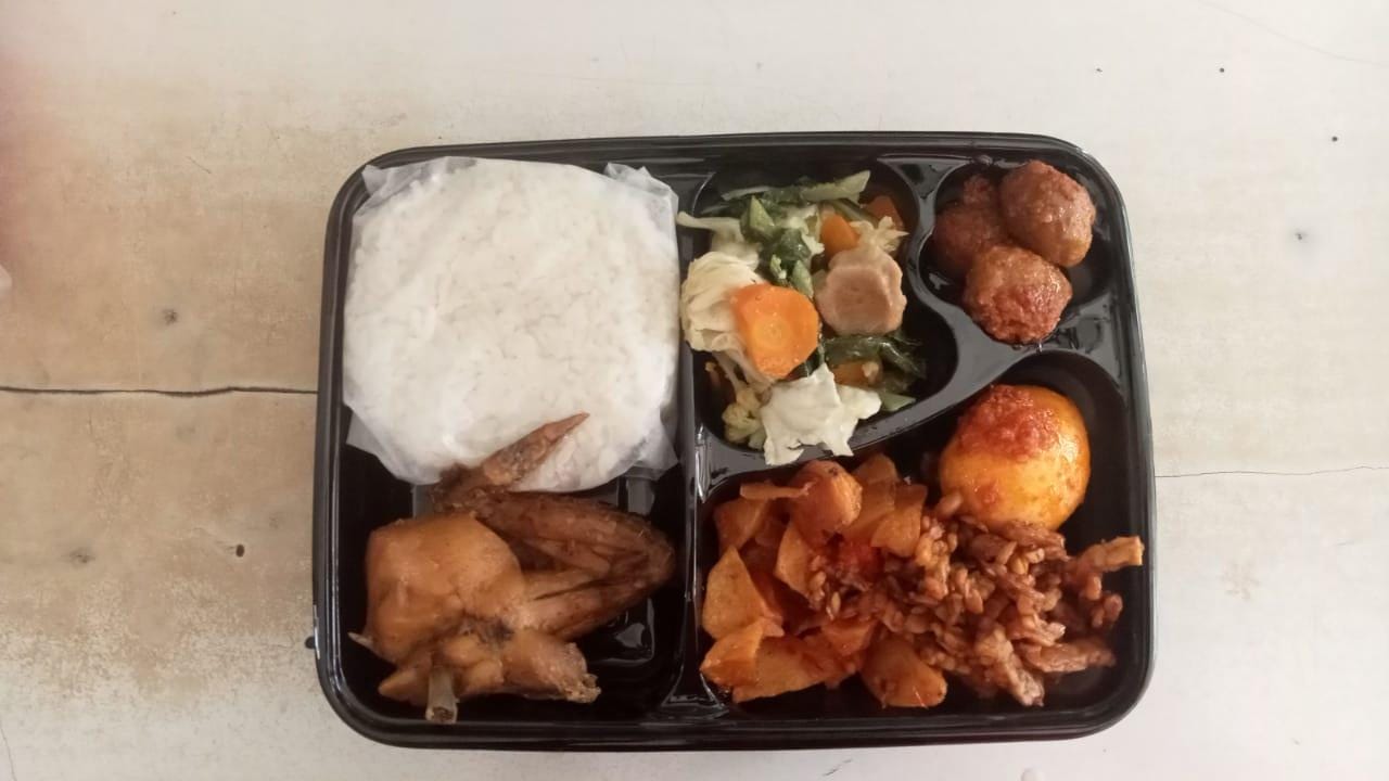 Paket Lunch Box A (Warteg Yashan)