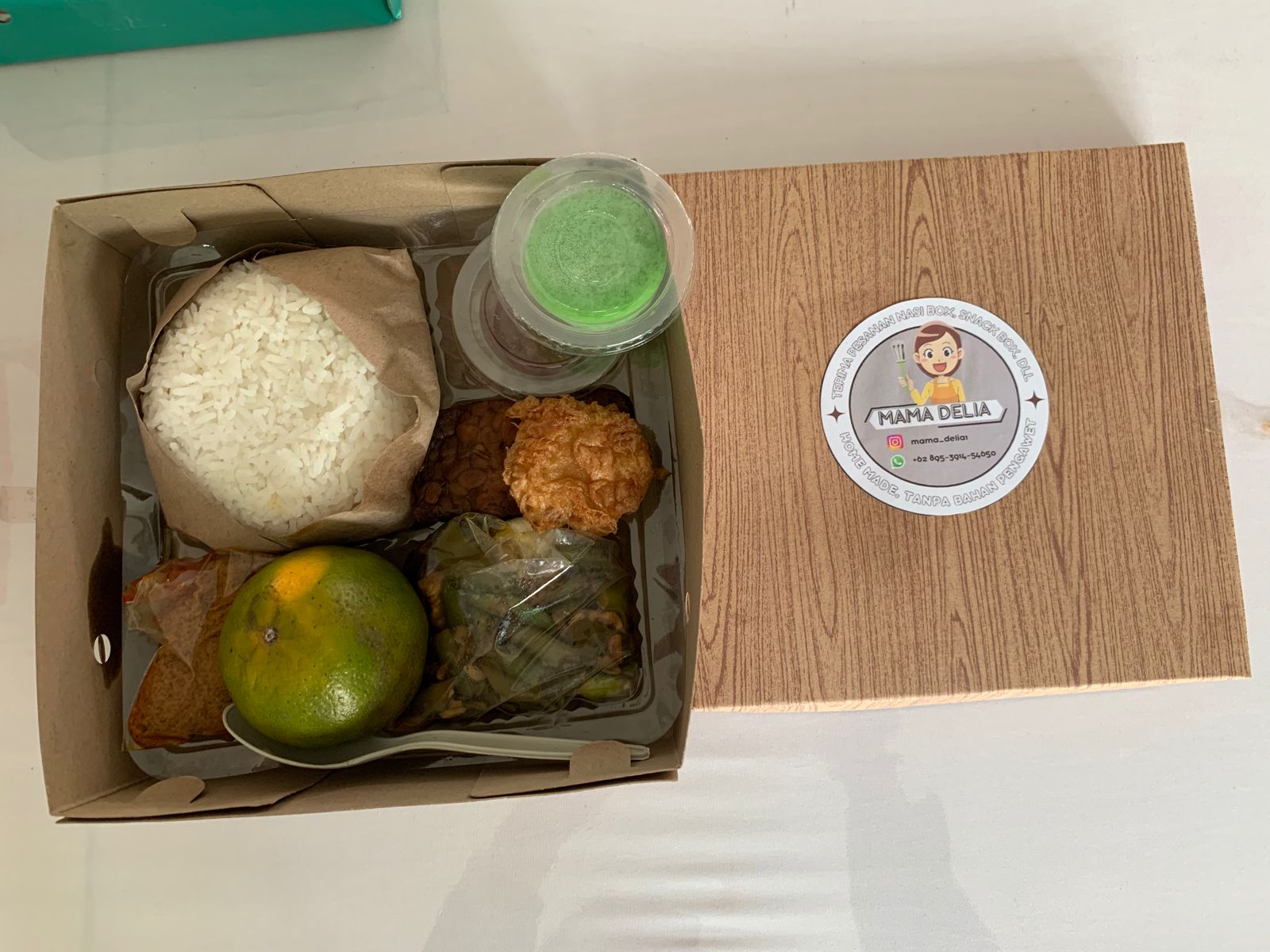LUNCH BOX