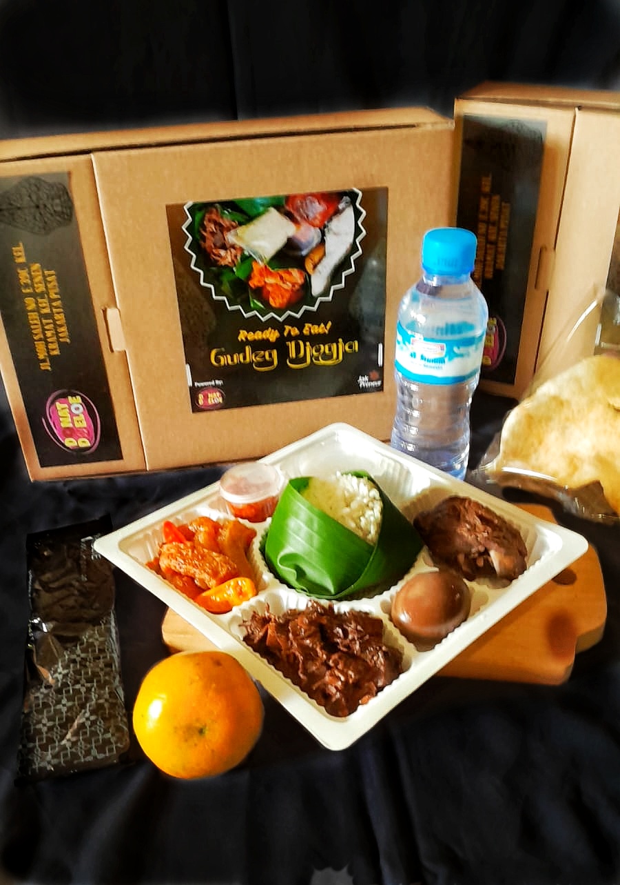 Paket Gudeg komplit kemasan box