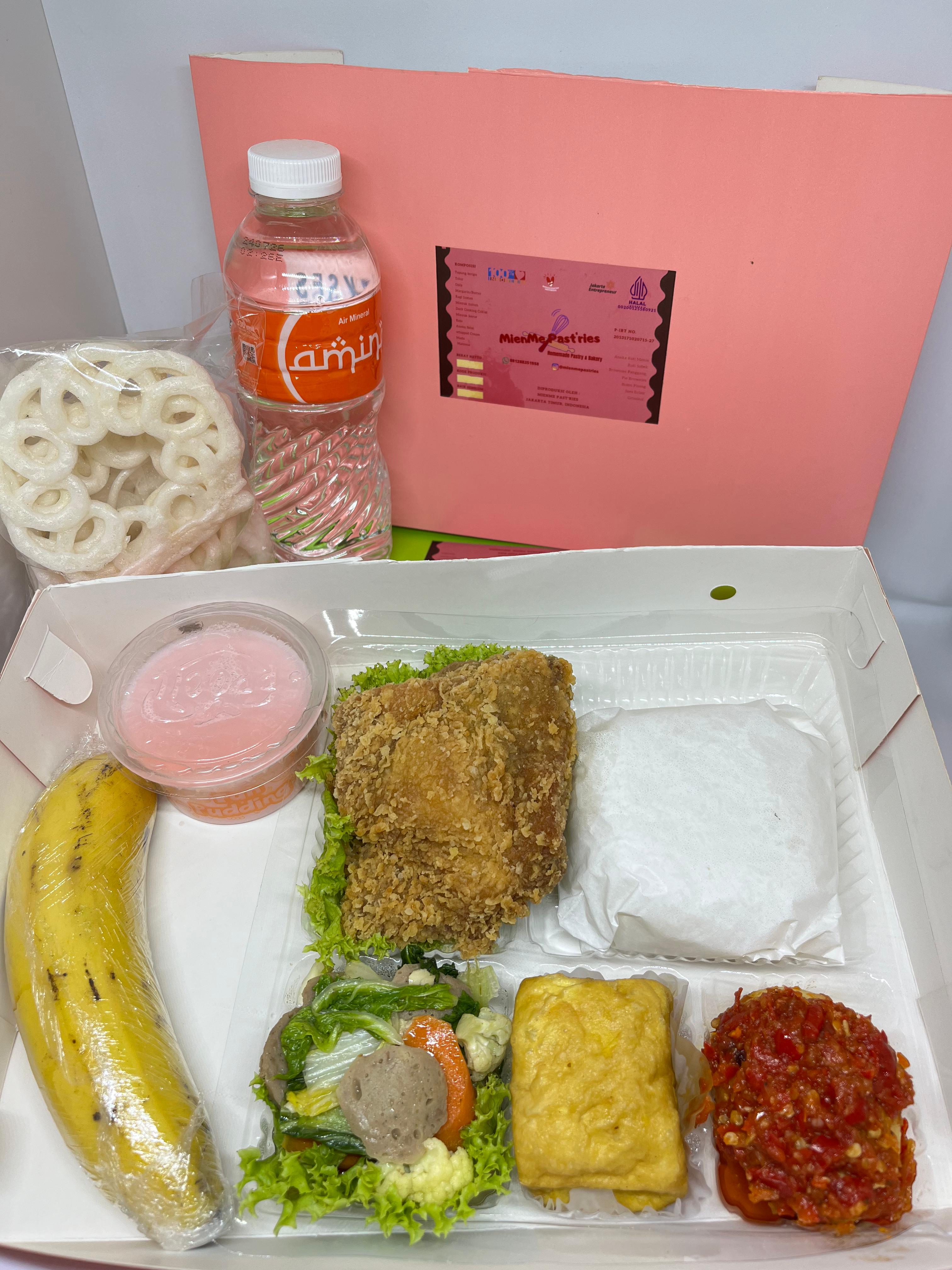 Nasi Box MnM Pastries