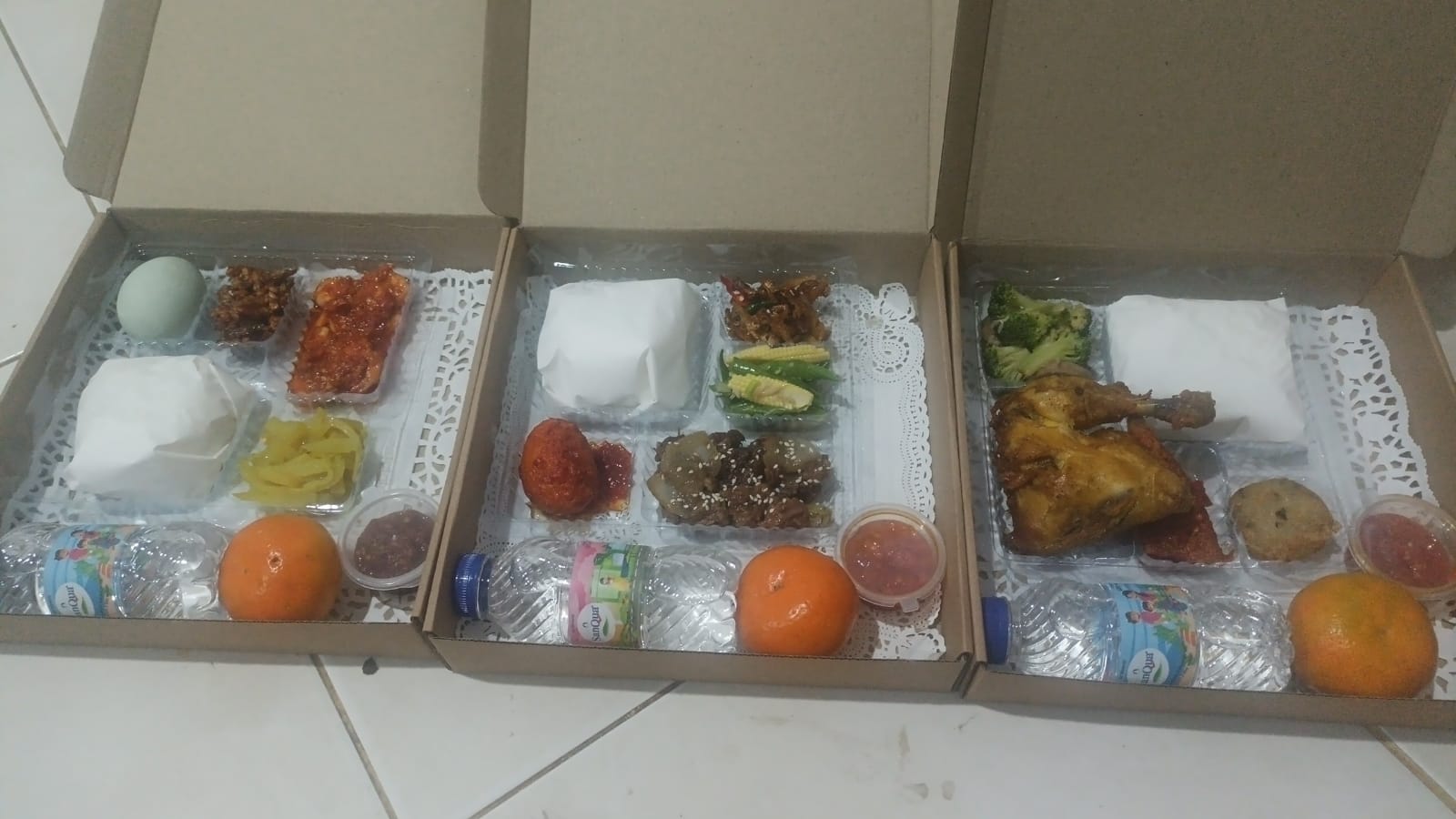 LUNCH BOX