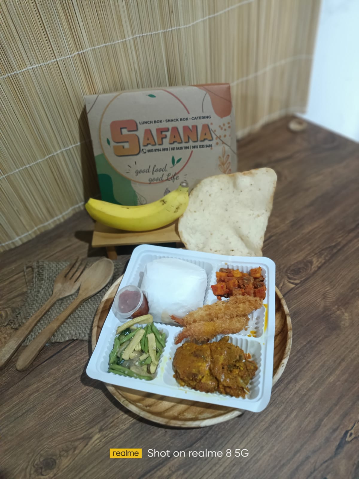 LUNCH BOX