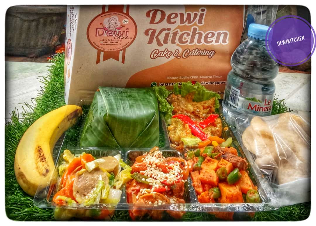 Paket 25 Nasi Box dan Snack Box by Dewi Kitchen