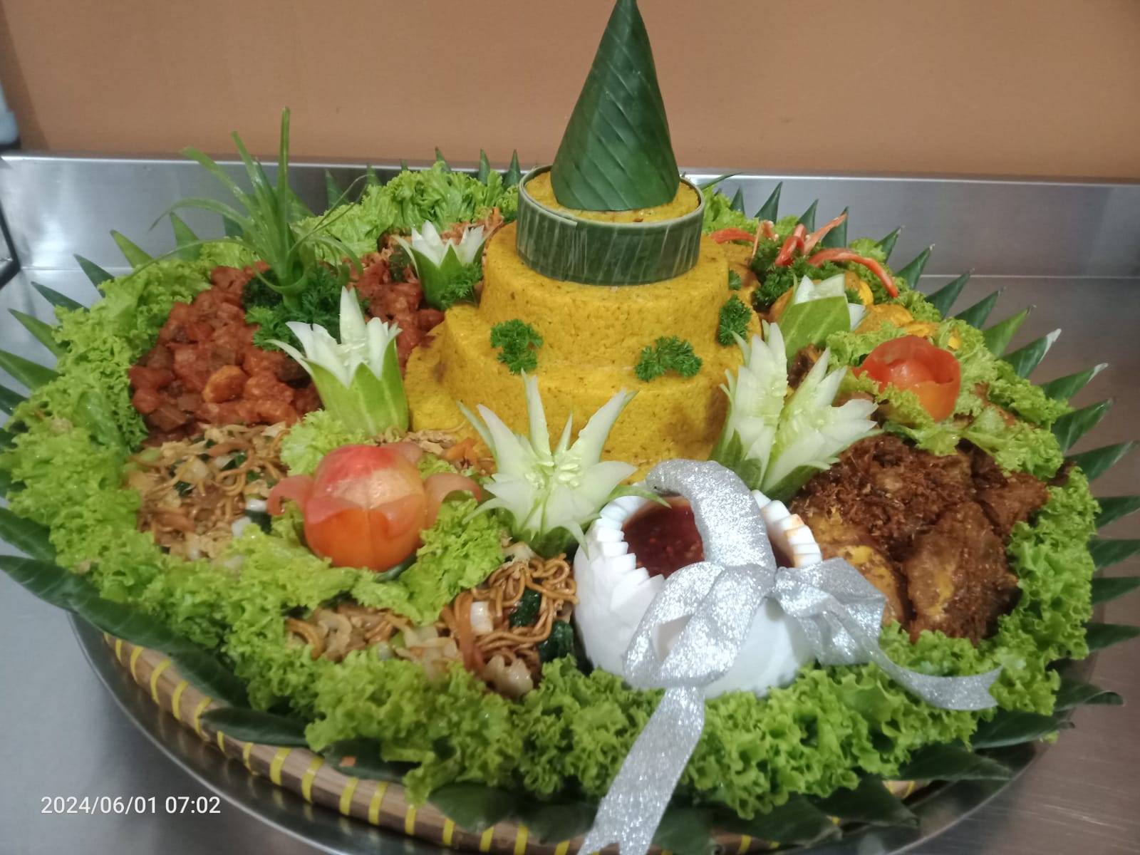 Nasi Tumpeng ( 25 Porsi )
