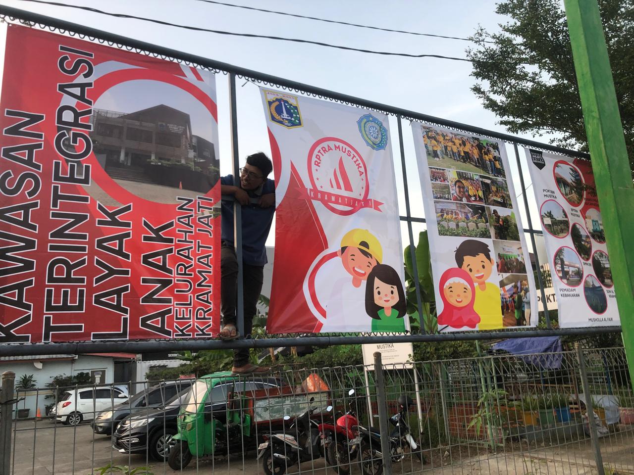 Roll Banner