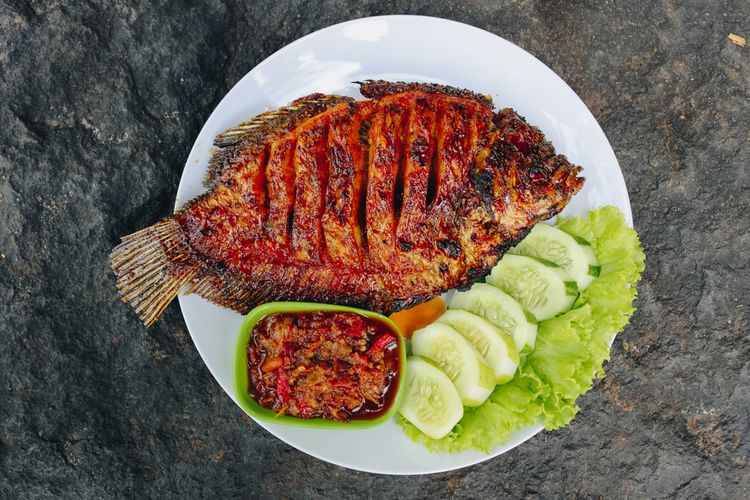 Nasi Box Aroma Ikan Goreng dan Bakar