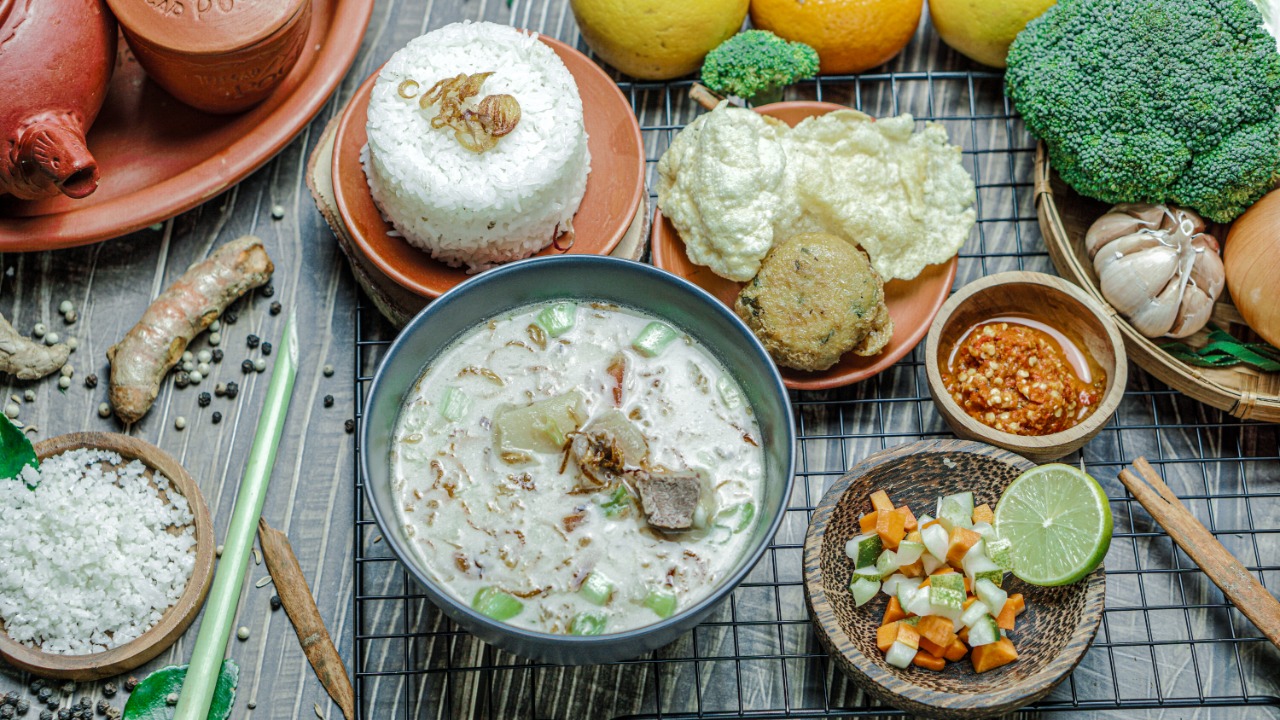 Nasi komplit Soto betawi fahira