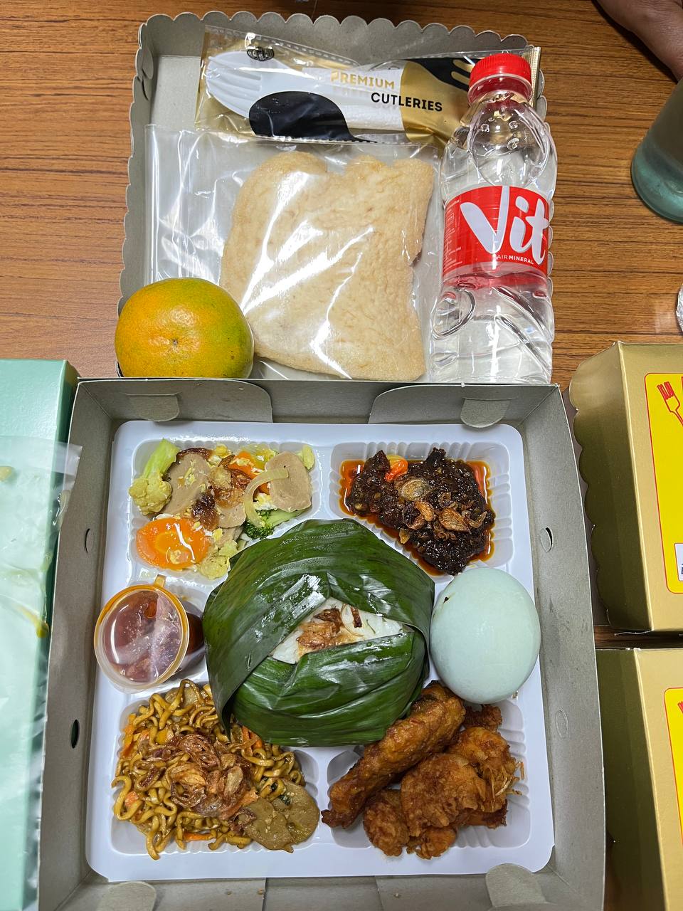 PAKET NASI BOX 1