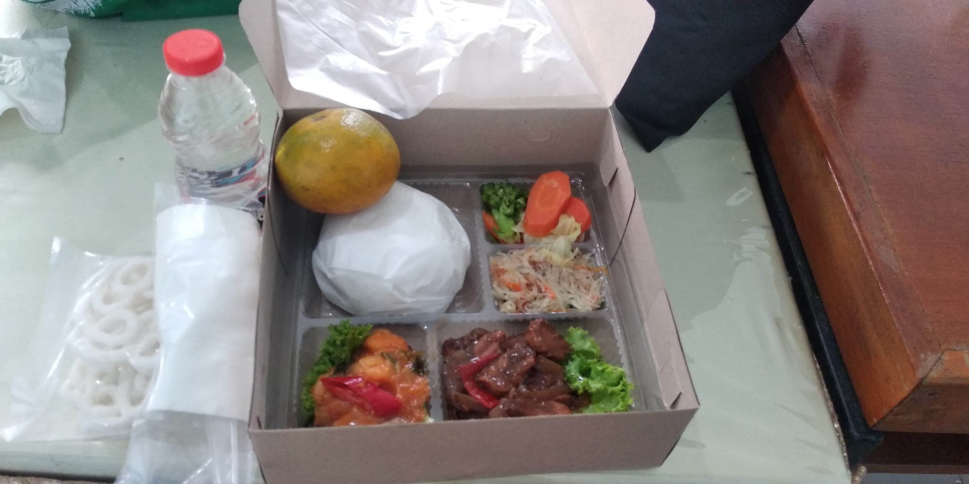 Nasi Box Reeva 1